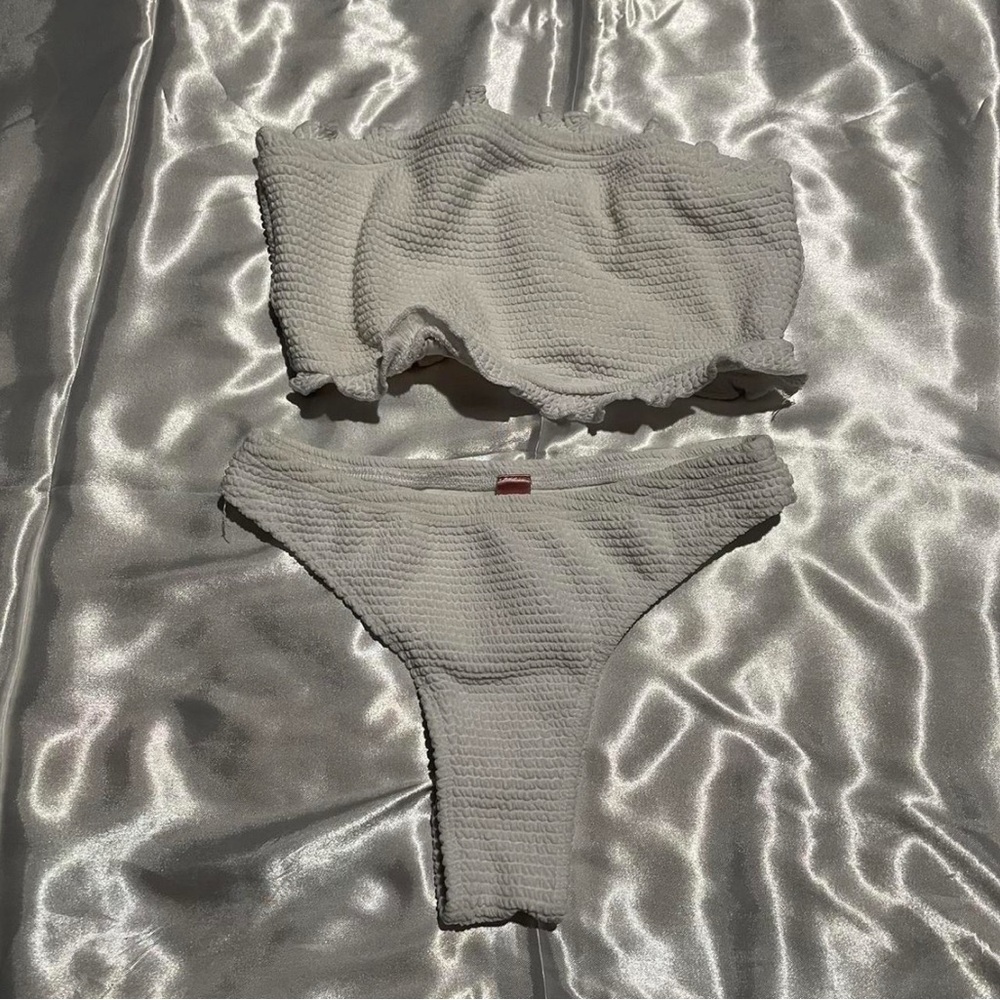 White bandeau bikini top and bottom #white #swimwear #bandeau